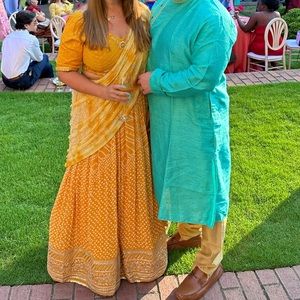 Lehenga Choli set with Dupatta (yellow). Size: L/XL